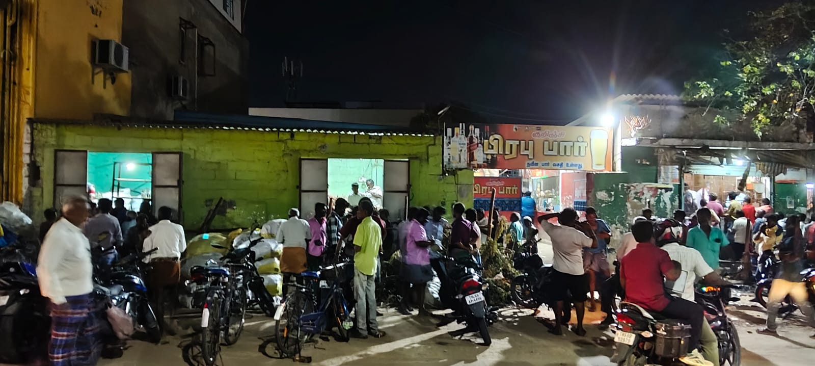 தூத்துக்குடி நகரின் பிரதான சாலையில் புதிய டாஸ்மாக் கடைகள்;  பாஜக மாவட்ட தலைவர் சித்ராங்கதன் கண்டனம்!!